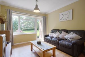 Lounge/Diner- click for photo gallery